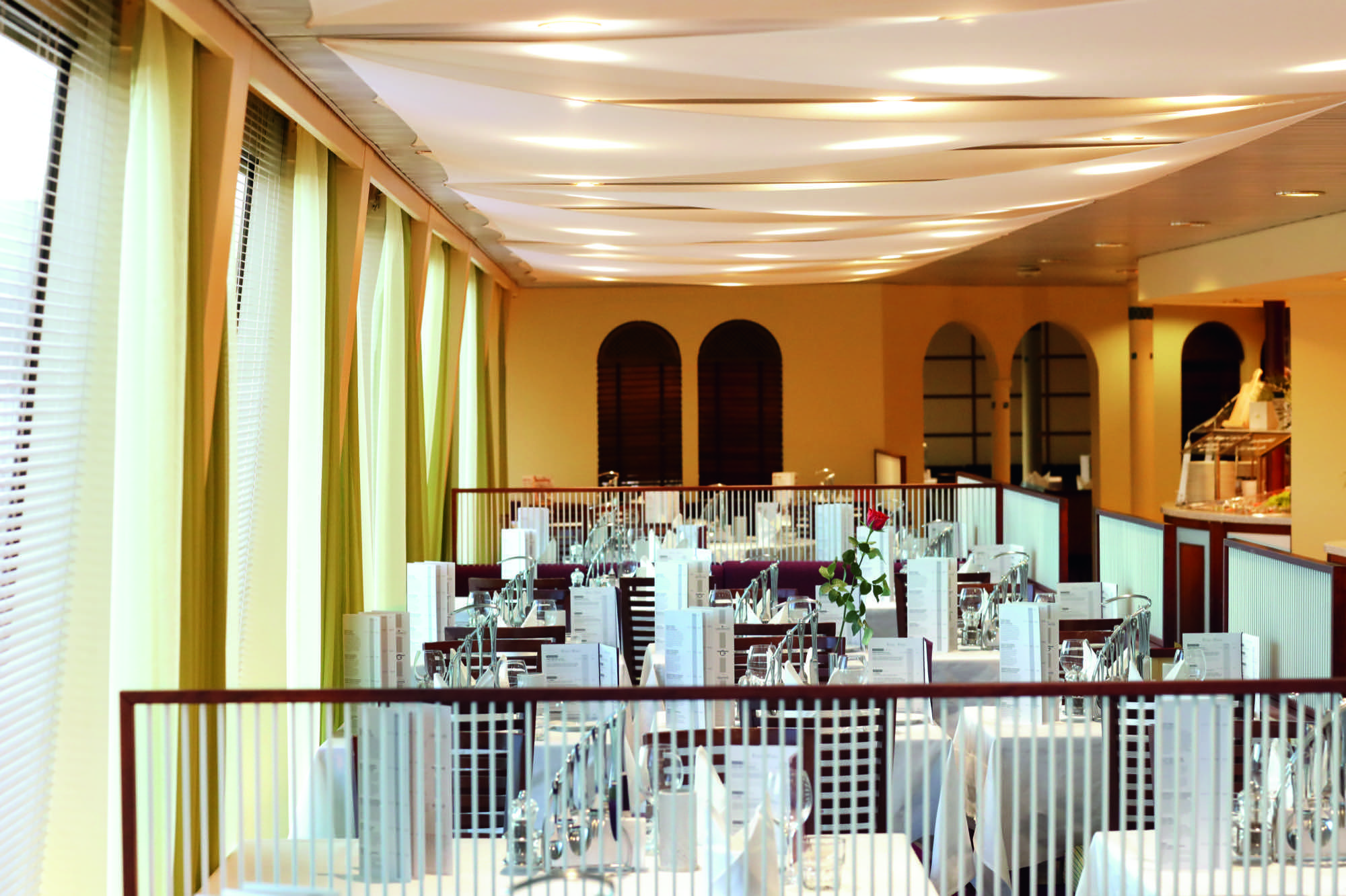 A-ROSA Donna Restaurant.jpg